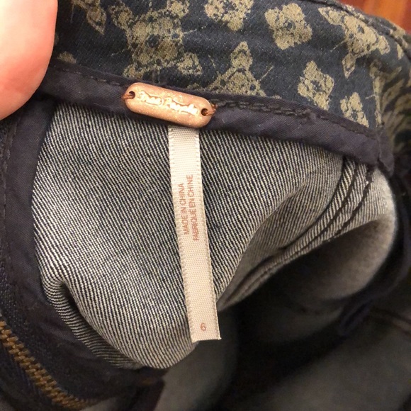 Free People Patterned Skirt Size 6 - Picture 3 of 3